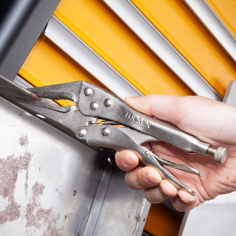TOL10052 Plier Locking Long Nose 225mm TOLSEN - Durable and Versatile Long Nose Locking Pliers