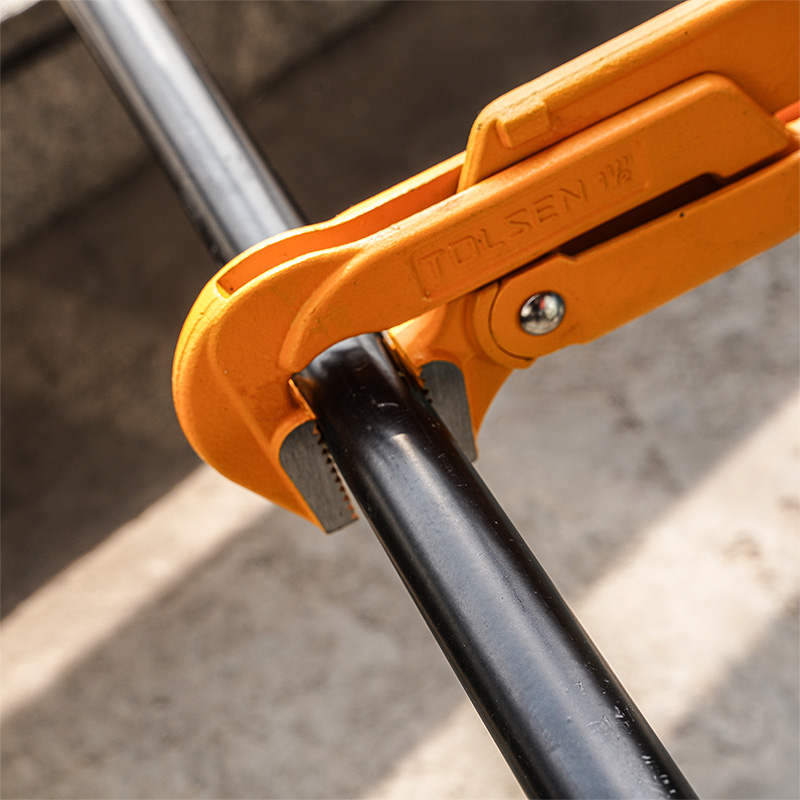 Tolsen 90° Bent Nose Pipe Wrench - Durable and Versatile Industrial Tool
